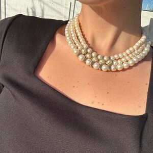 Vintage necklace with 3 pearl strands